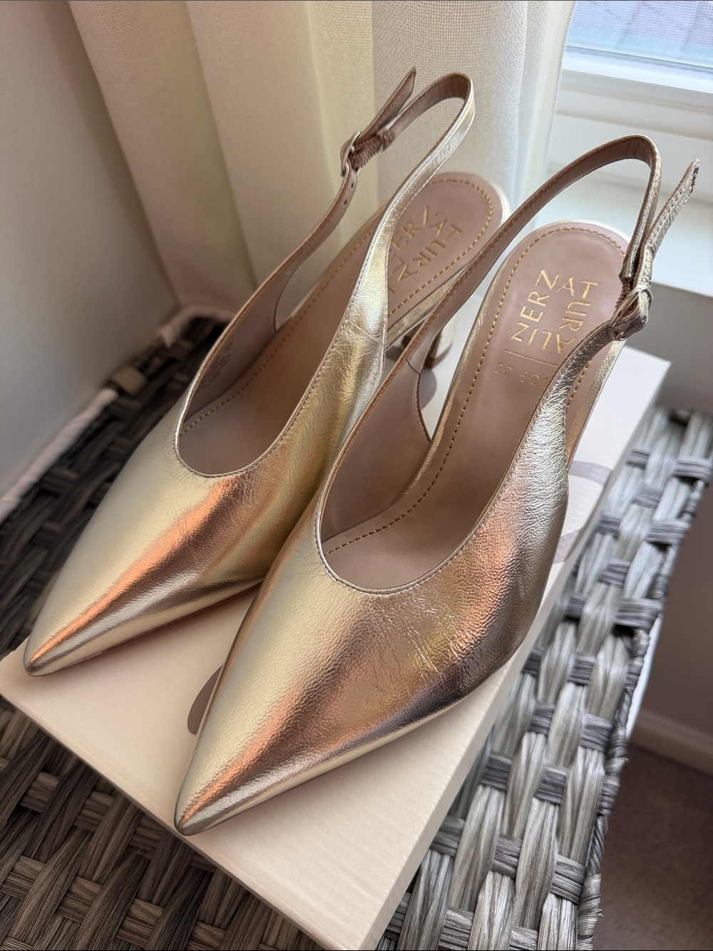 BRAND NEW Naturalizer Elaine Metallic Gold Pointed-Toe Slingback Heels
